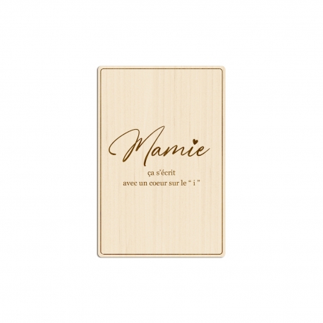 Carte postale en bois Mamie avec un coeur sur le i