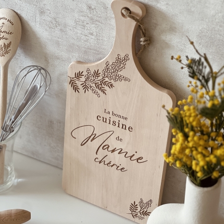 Planche à découper à personnaliser, modèle mamie mimosa