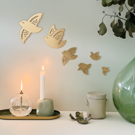 Décoration murale poétique et originale envolée d'oiseaux effet laiton