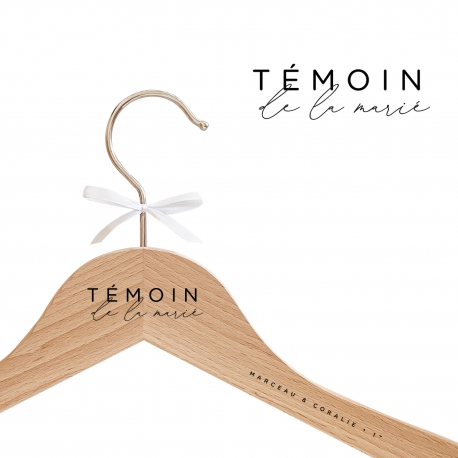 Cintre en bois mariage à personnaliser témoin