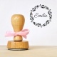 Tampon en bois personnalisé naissance fille couronne de fleurs