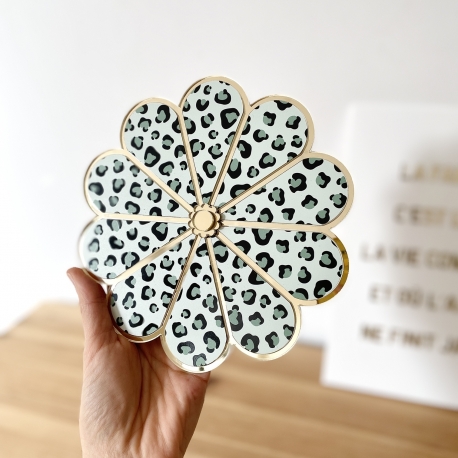 Fleur en plexiglas motif léopard vert, décoration maison originale