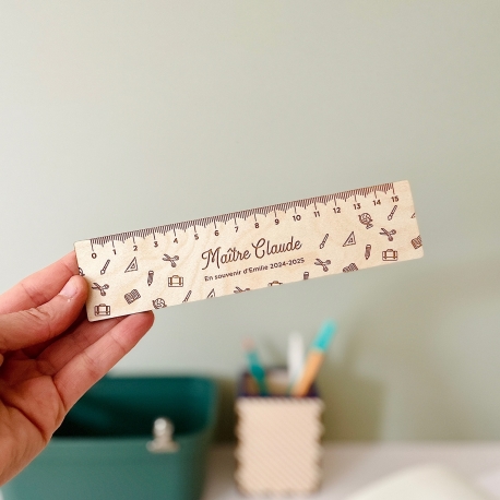 Cadeau personnalisé pour maitre, règle en bois